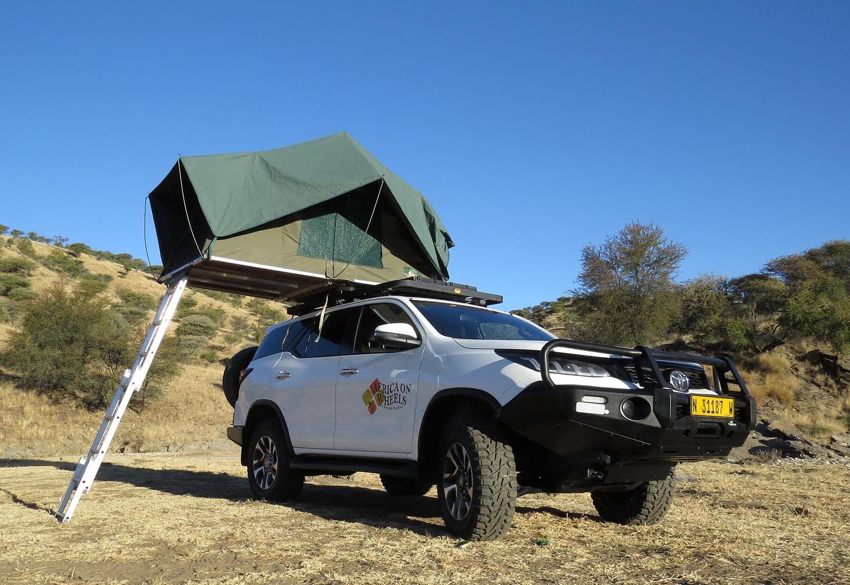 Group-2a-2.8-Toyota-Fortuner-fully-equipped-for-two-persons-camping.1