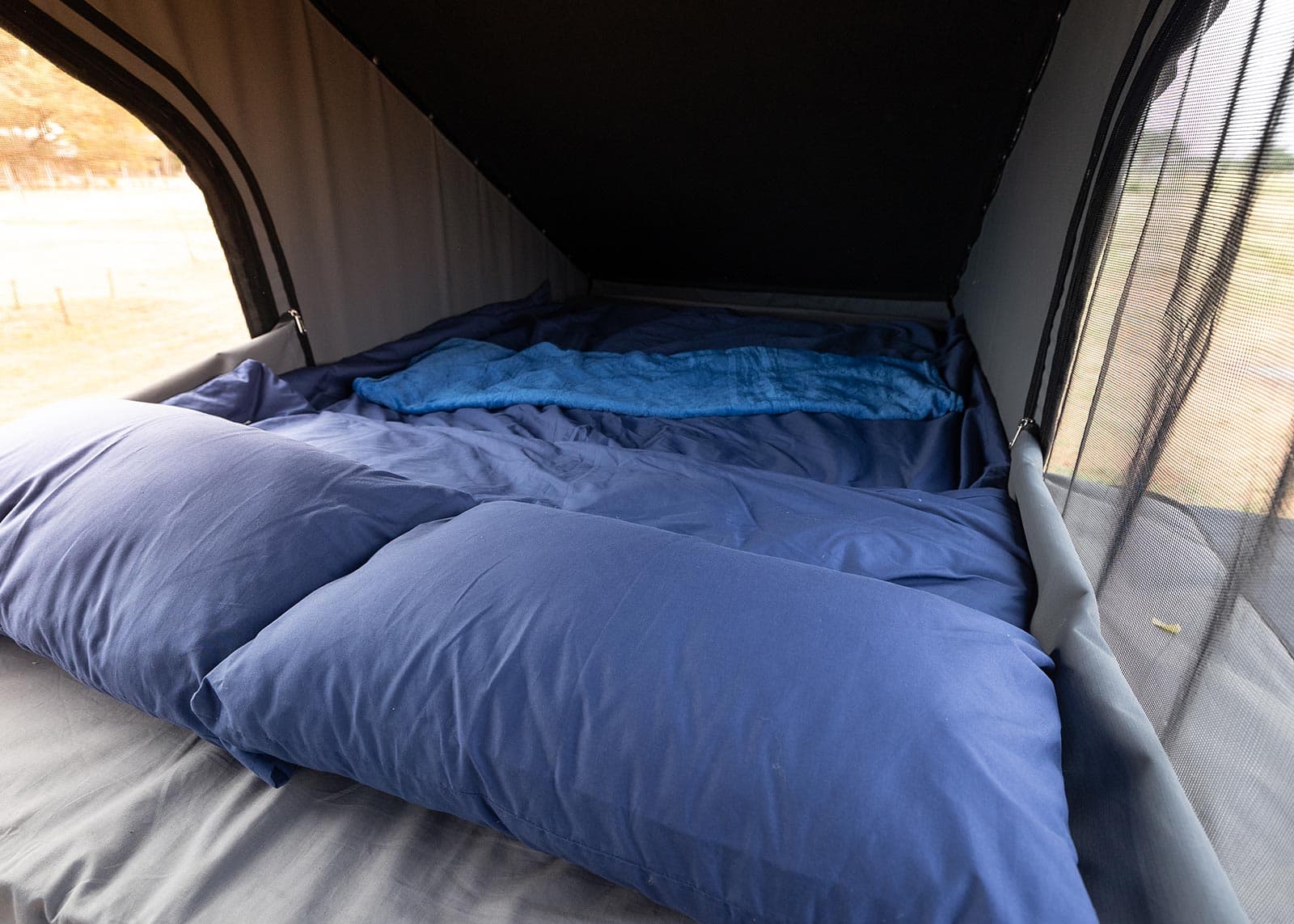 Group-3-V8-Toyota-Land-Cruiser-Bushcamper-bed-1