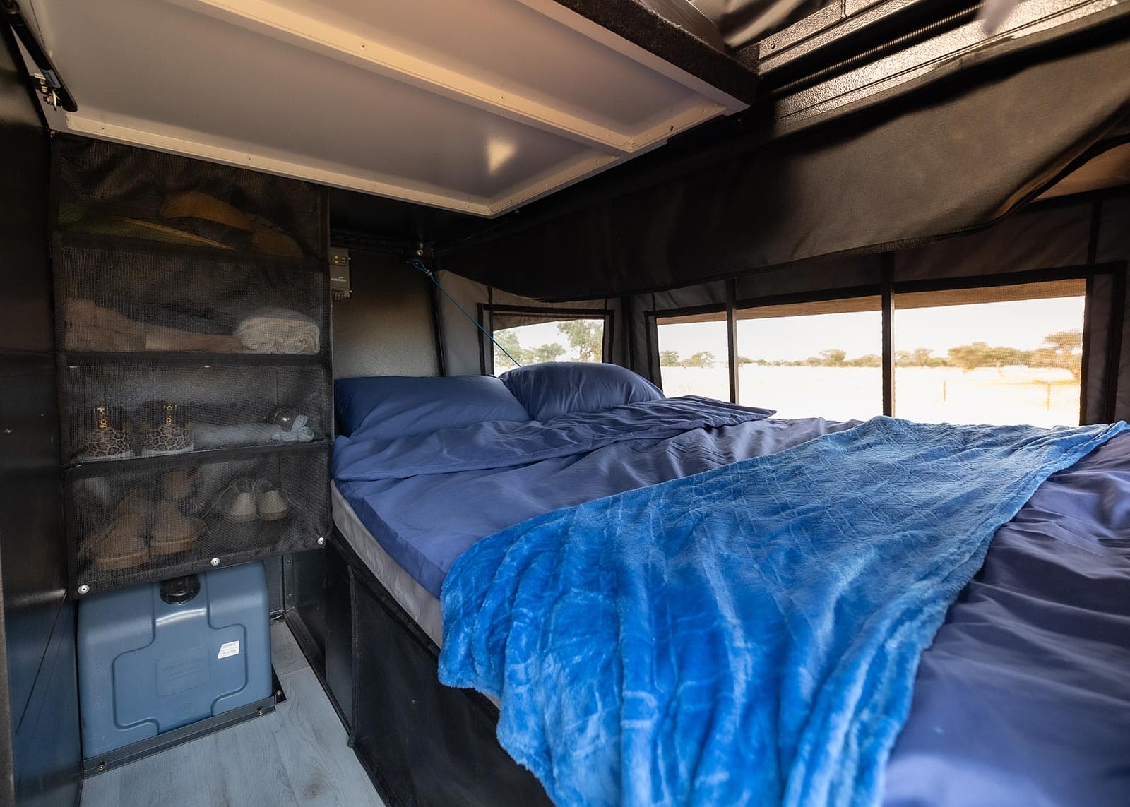 Group-3-V8-Toyota-Land-Cruiser-Bushcamper-bed-2
