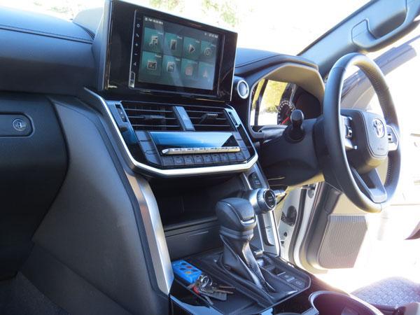 Group-4-V6-GRX-Toyota-Land-Cruiser-HJ300-interior.1