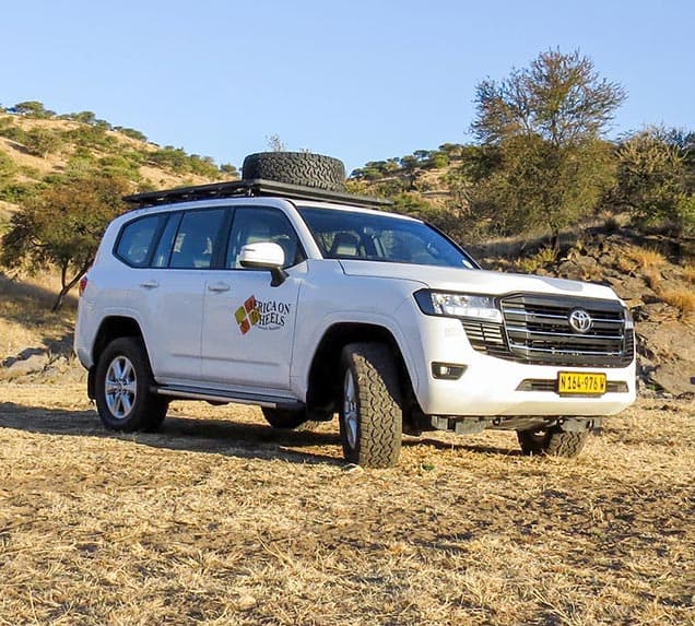 Group-4-V6-GRX-Toyota-Land-Cruiser-HJ300-without-camping-equipment-featured
