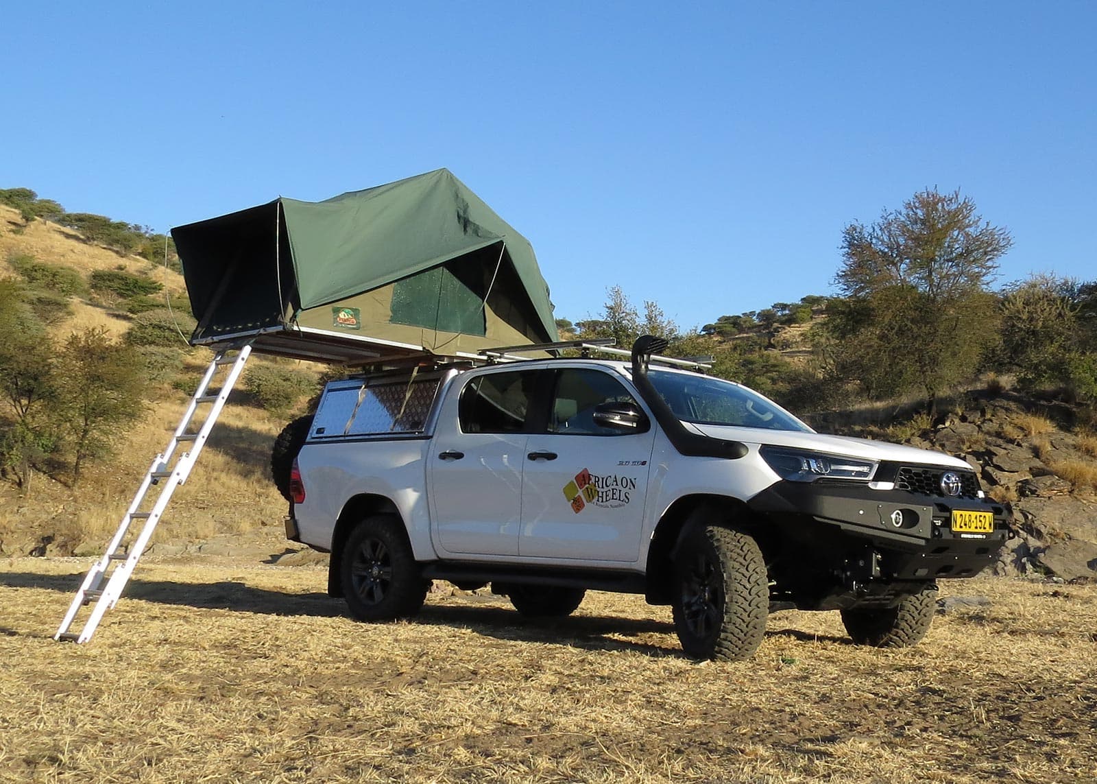 Group-6a-2.8-Toyota-Hilux-fully-equipped-for-two-persons-camping
