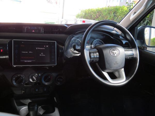 Group-7-2.4-Toyota-Hilux-Interior
